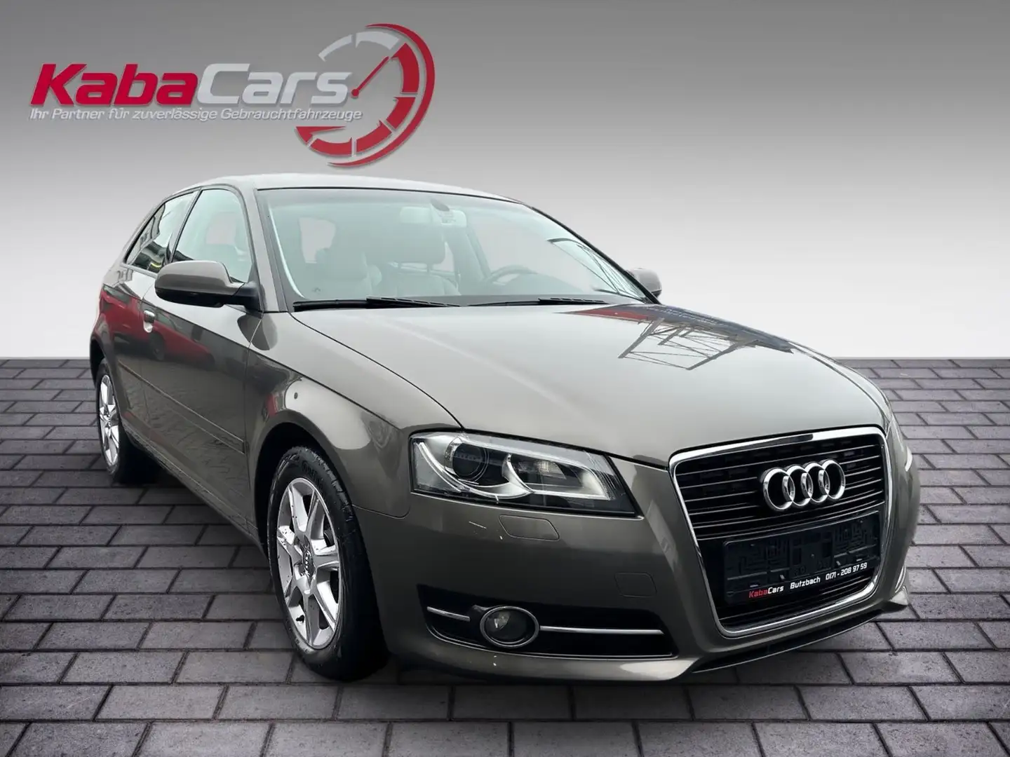 Audi A3 1.6 TDI Ambiente Automatik Navi Leder Grau - 1