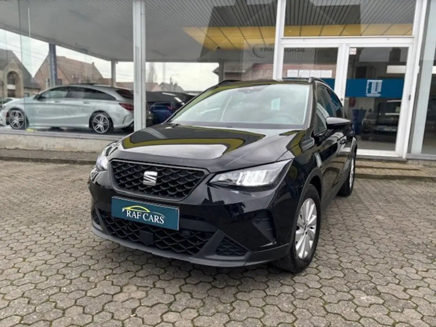 SEAT Arona 1.0 TSI DSG // CARPLAY// LED //GARANTIE // CARPASS Zwart - 1