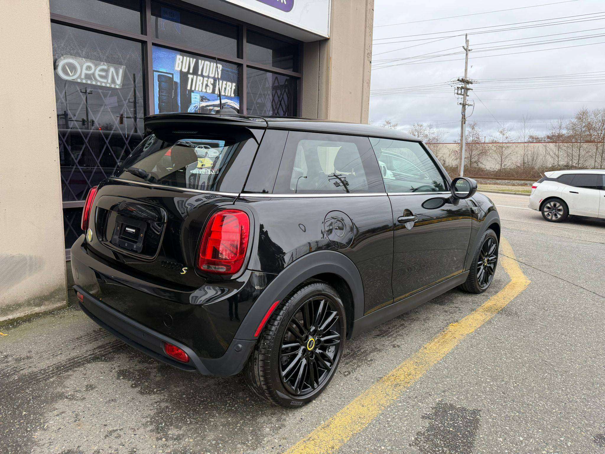 2022 MINI 3 Door Cooper SE — снимка 1