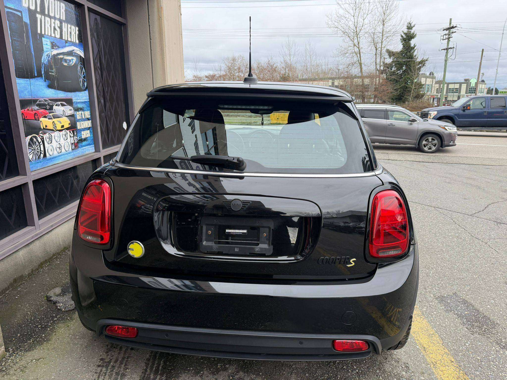 2022 MINI 3 Door Cooper SE — снимка 1