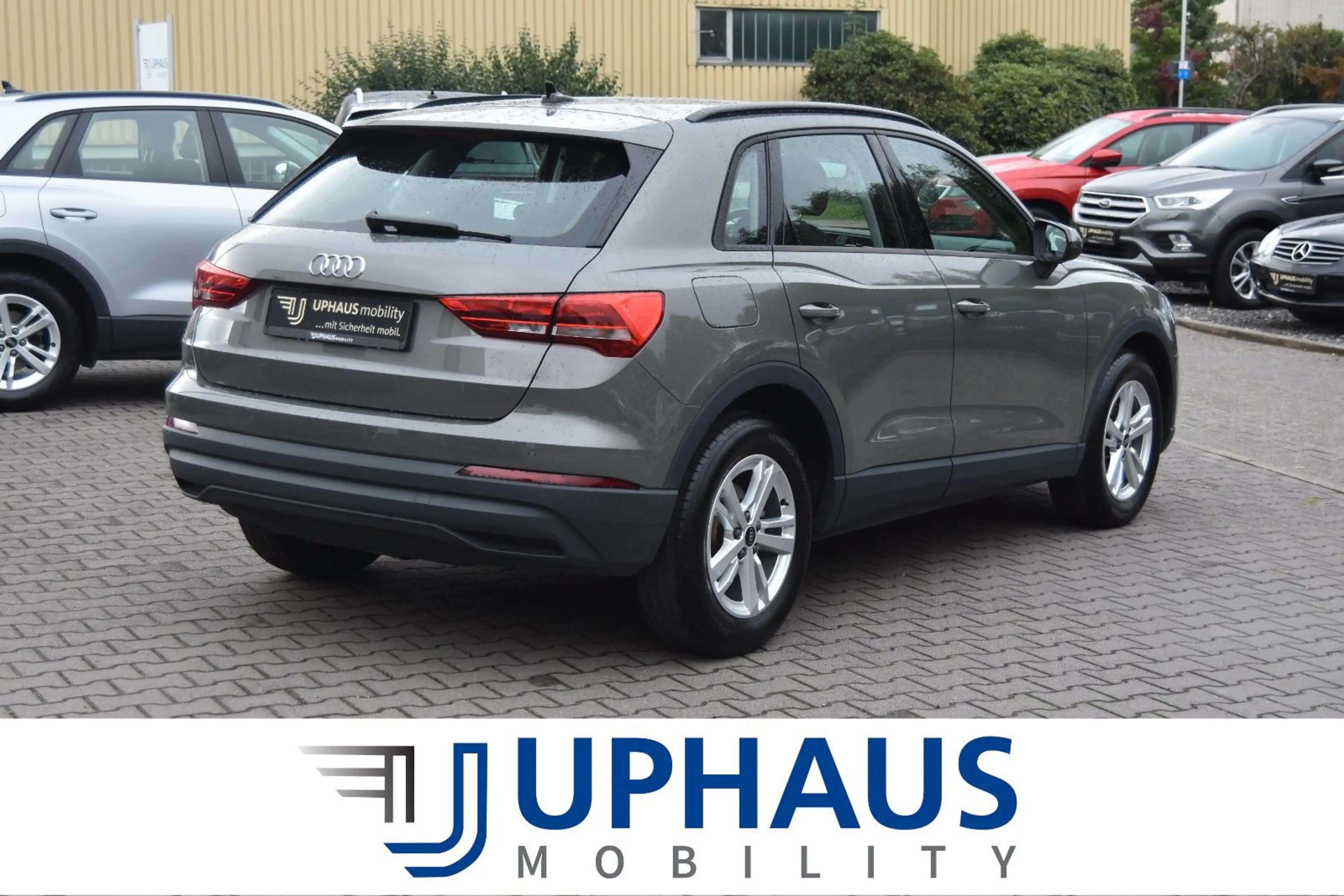 Audi Q3 35 TDI S-Tronic LED/NAVI/PDC/SHZ — photo 3