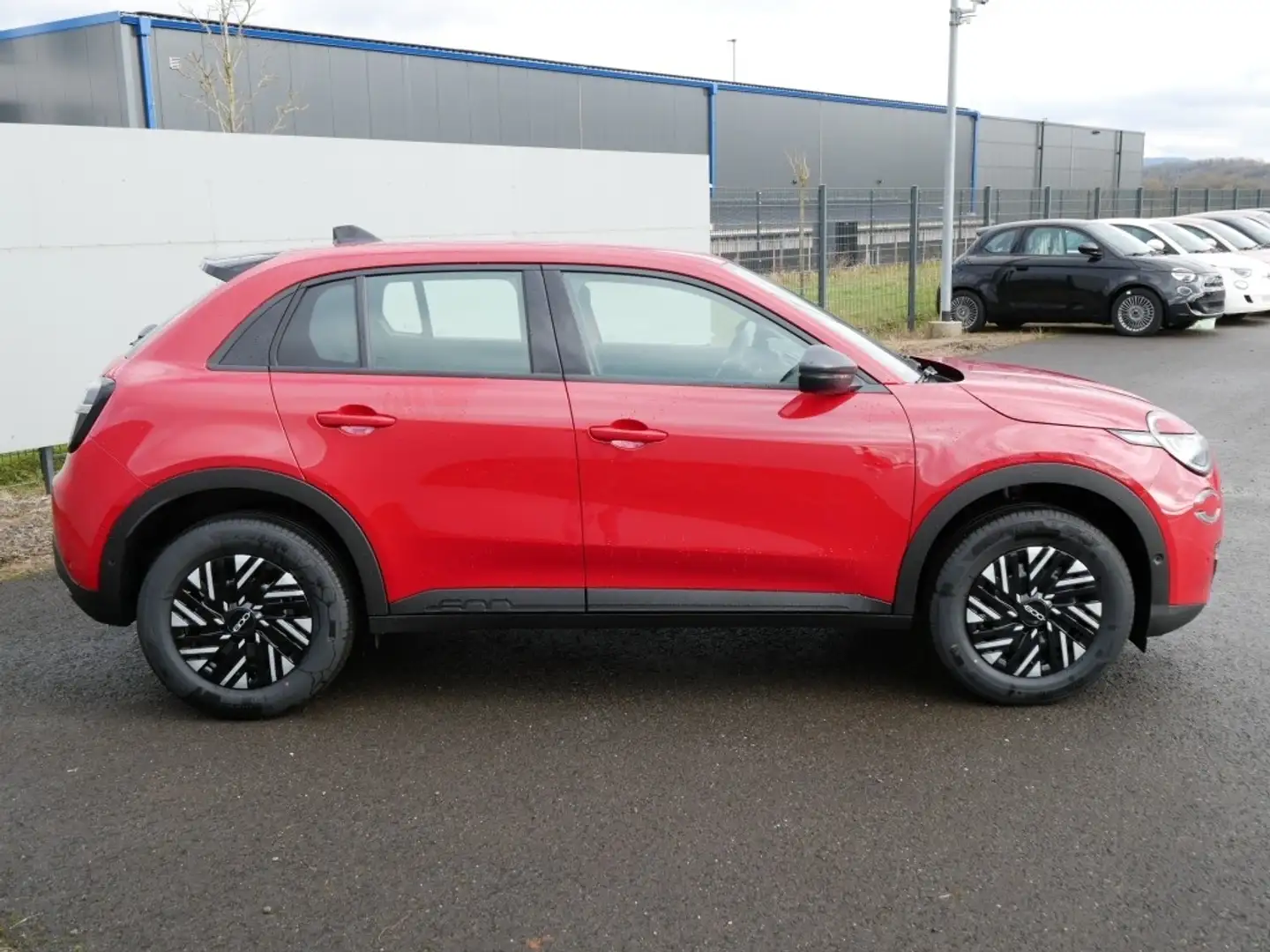 Fiat 600 HYBRID 1.2 110 PS DCT6 KOMFORT KAMERA APPLE CARPLA Rot - 2