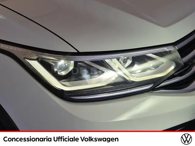 Volkswagen Tiguan view 24