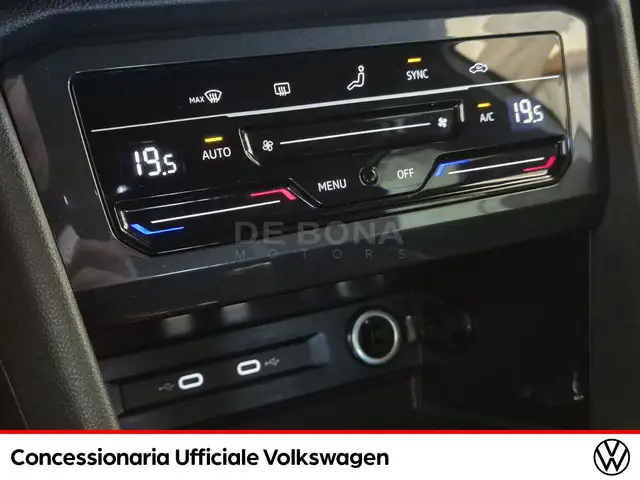 Volkswagen Tiguan view 16