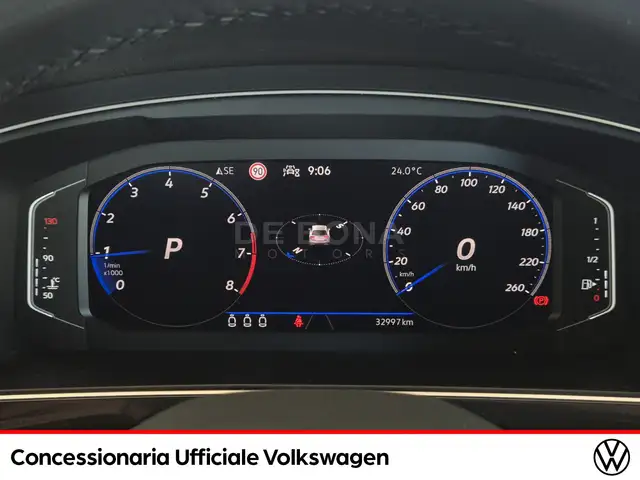 Volkswagen Tiguan view 12