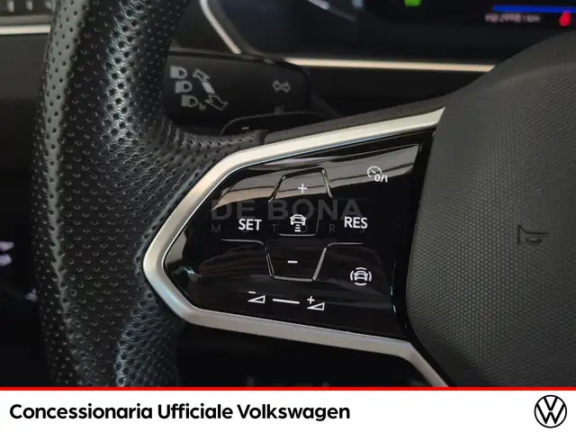 Volkswagen Tiguan view 19