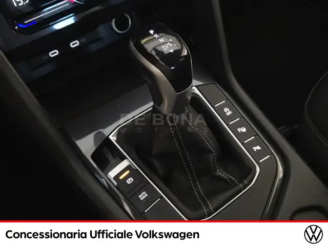 Volkswagen Tiguan view 17