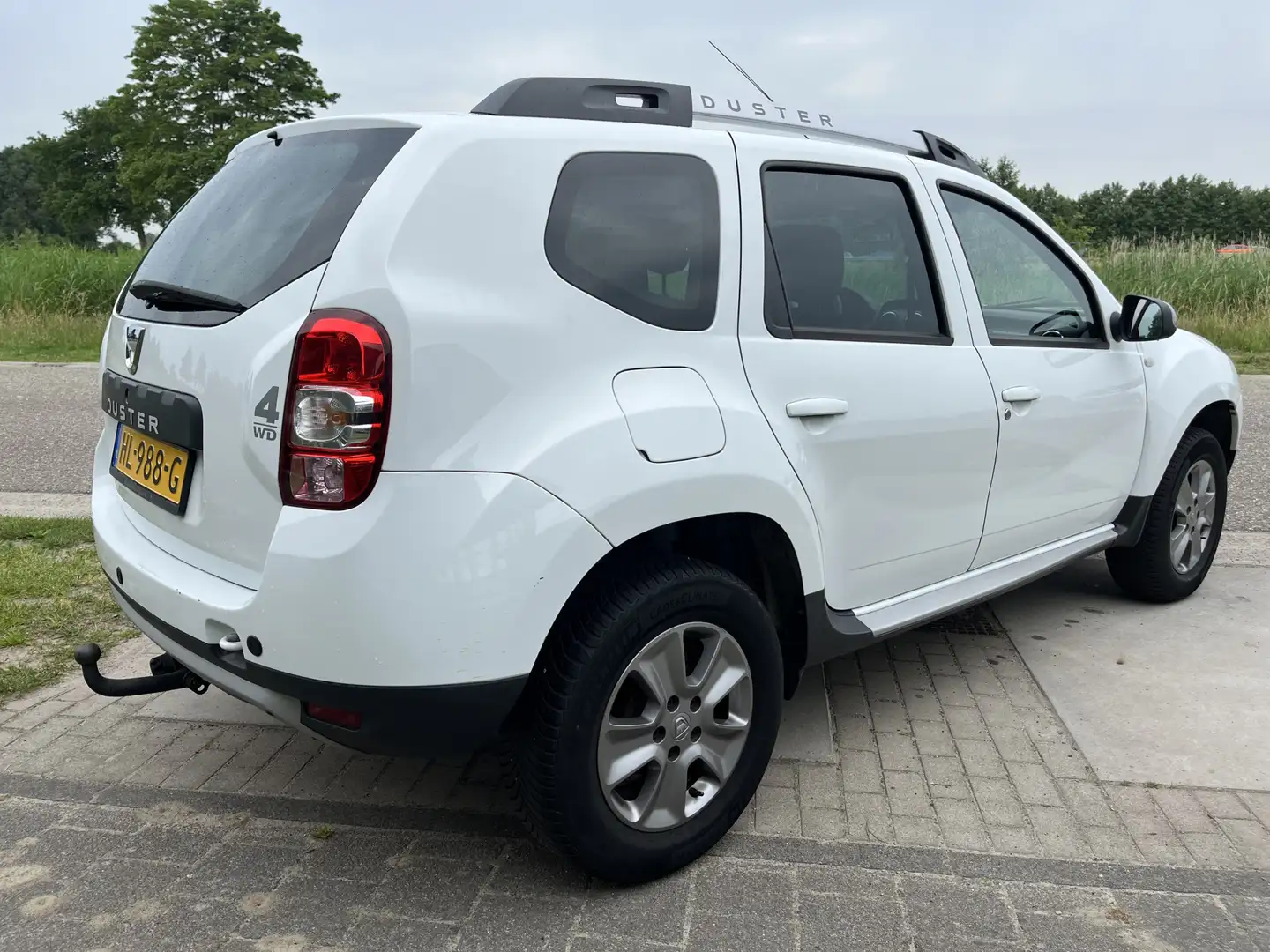 Dacia Duster 1.2 TCe 4x4 10th Anniversary / 125 PK / Dealer ond Bílá - 2