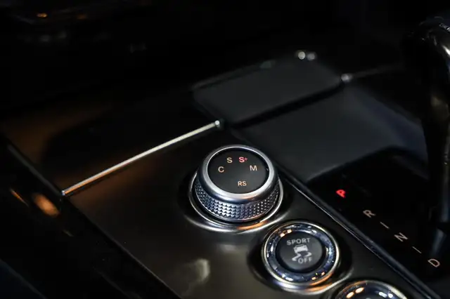Mercedes-Benz E-Class view 27