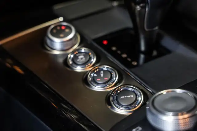 Mercedes-Benz E-Class view 26