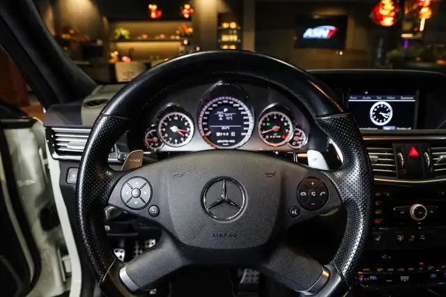 Mercedes-Benz E-Class view 12