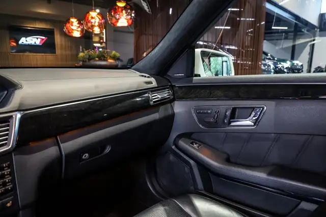 Mercedes-Benz E-Class view 17