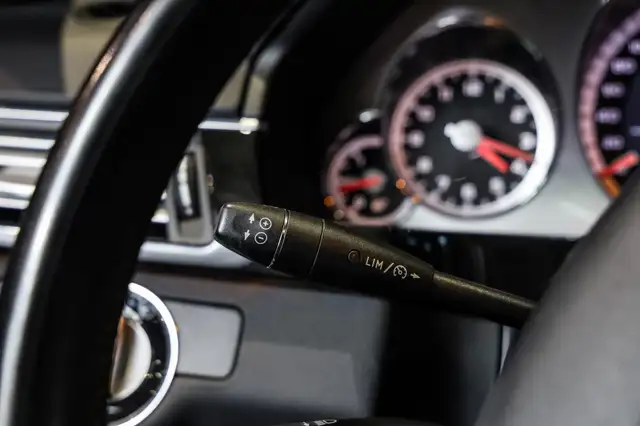 Mercedes-Benz E-Class view 16