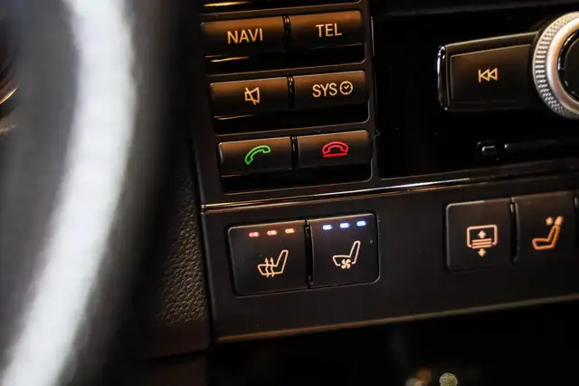 Mercedes-Benz E-Class view 23