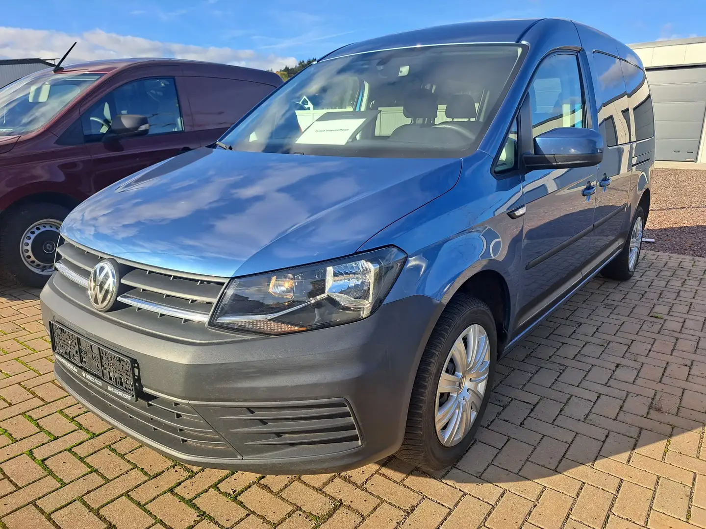 Volkswagen Caddy Maxi Trendline 2.0 TDI BMT 7.Sitzer//AHK Blau - 2