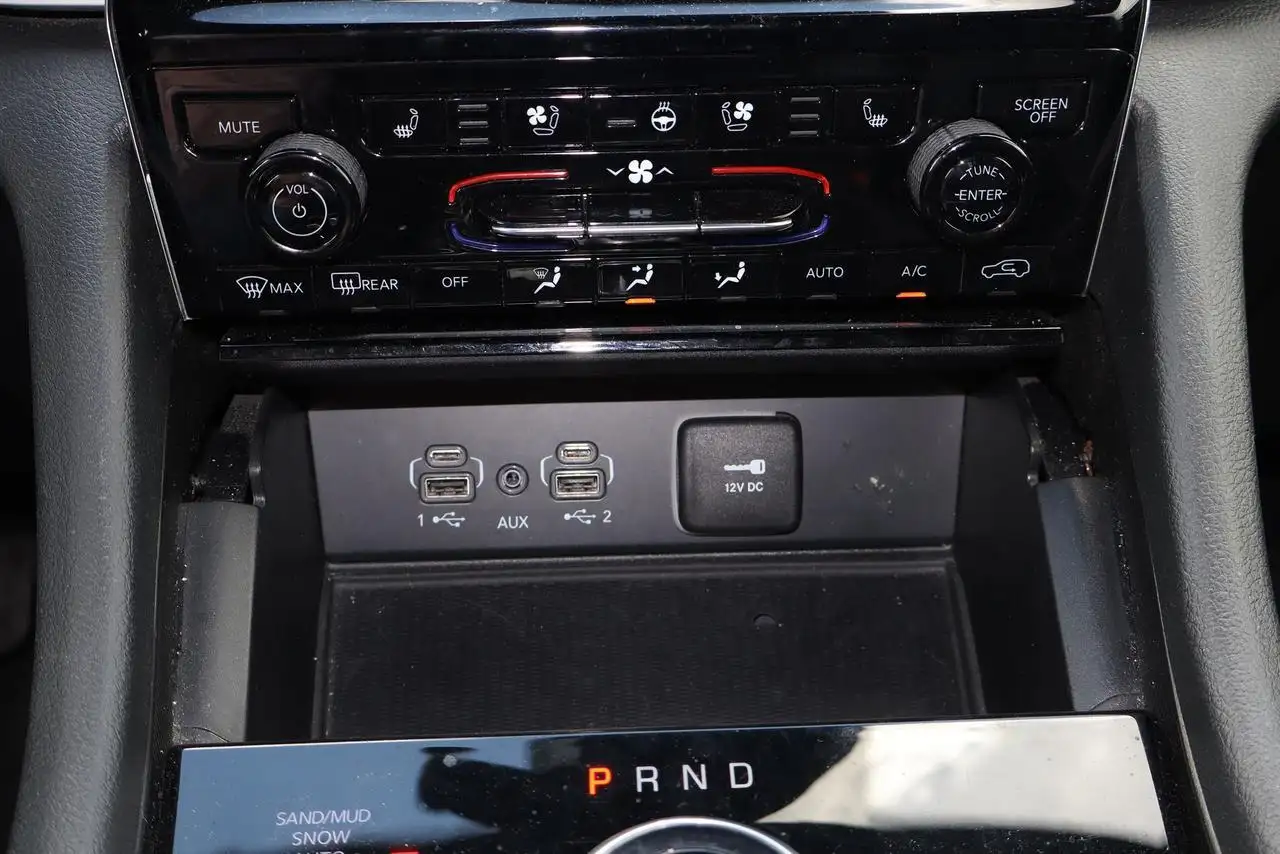 Jeep Grand Cherokee photo Jeep Grand Cherokee