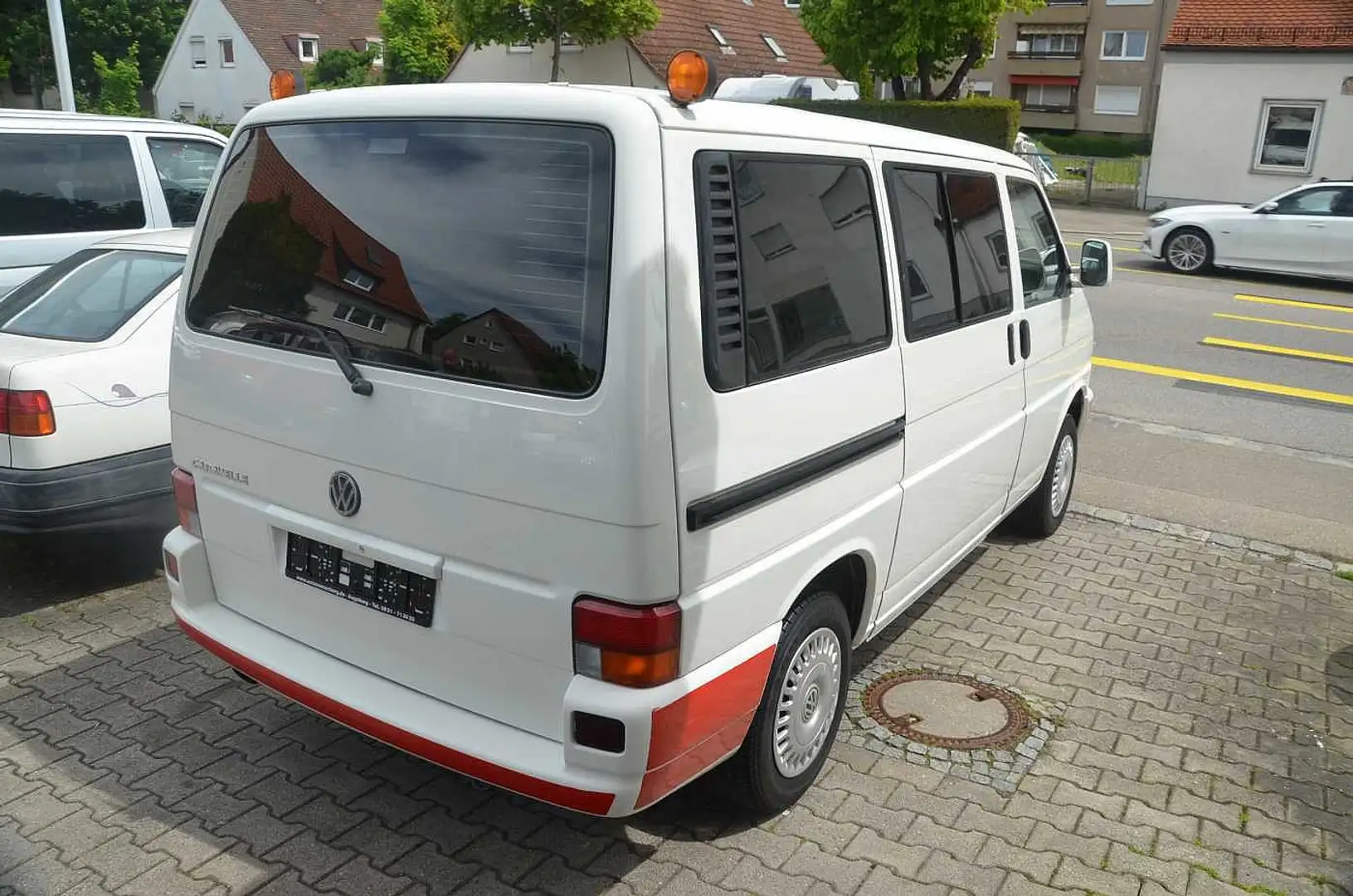 Volkswagen T4 Caravelle Syncro Benziner Blanc - 2