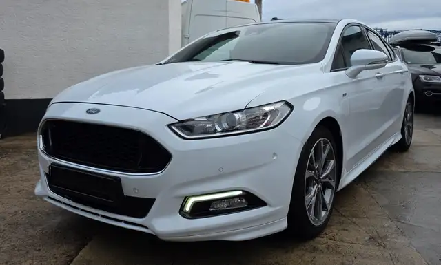 Ford Mondeo Mondeo 5-Türer 1.5Titanium ST-LINE*PANO*AHK*