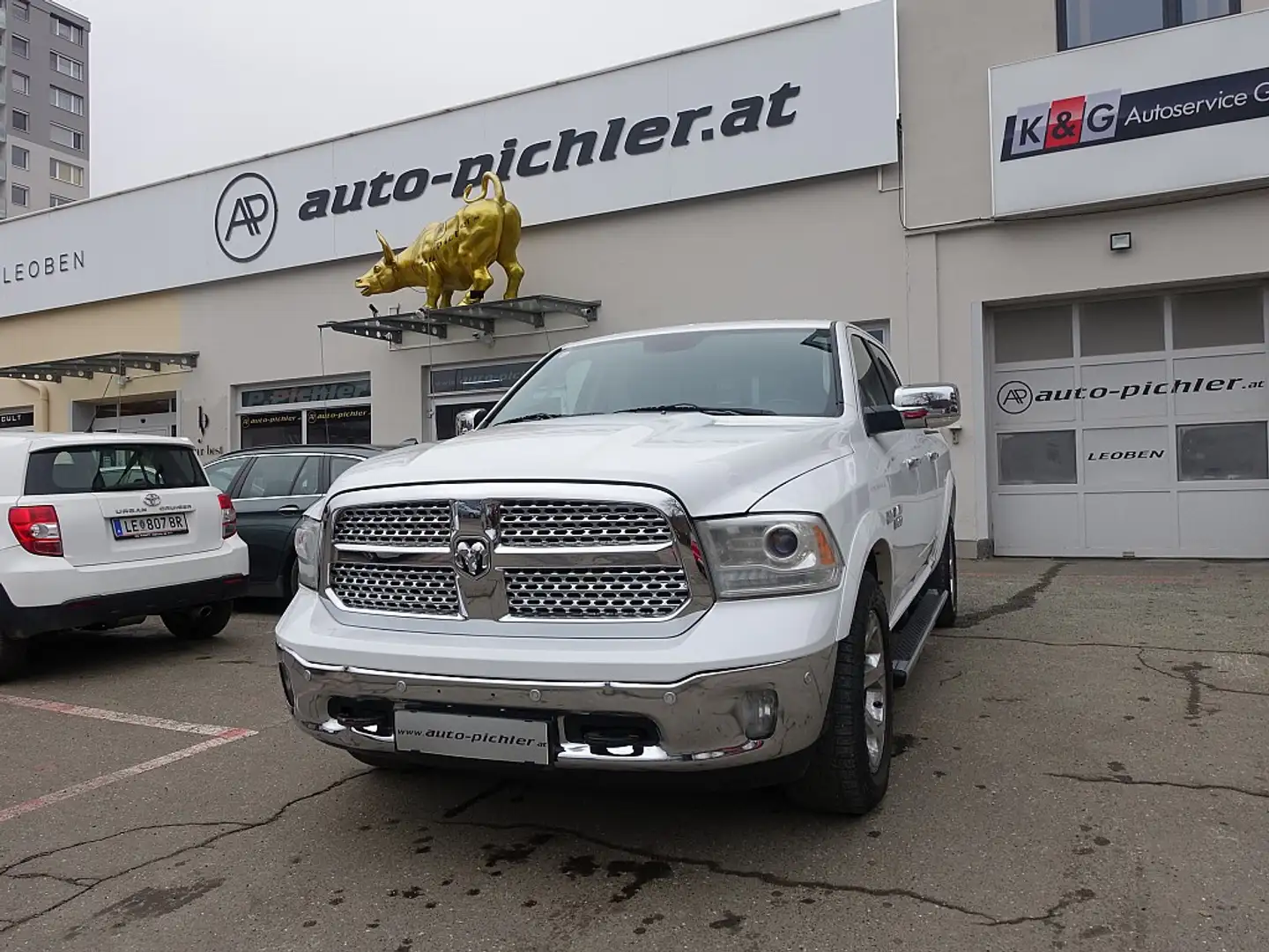 Dodge RAM Ram 1500 Laramie Crew Cab Long White - 1