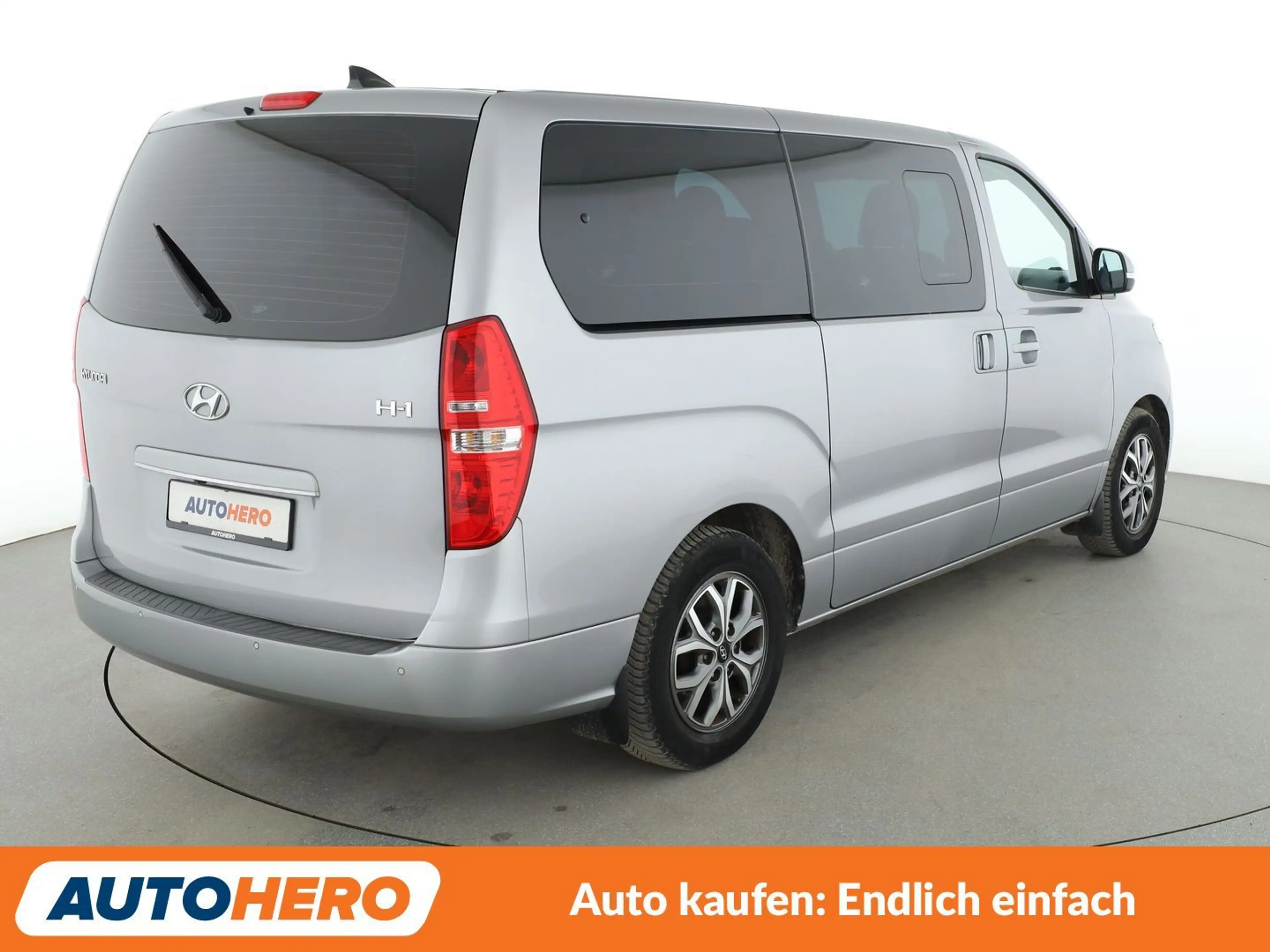 Hyundai H-1 2.5 CRDi Travel Premium Aut.*NAV*TEMP*CAM*PDC*SHZ* — photo 6
