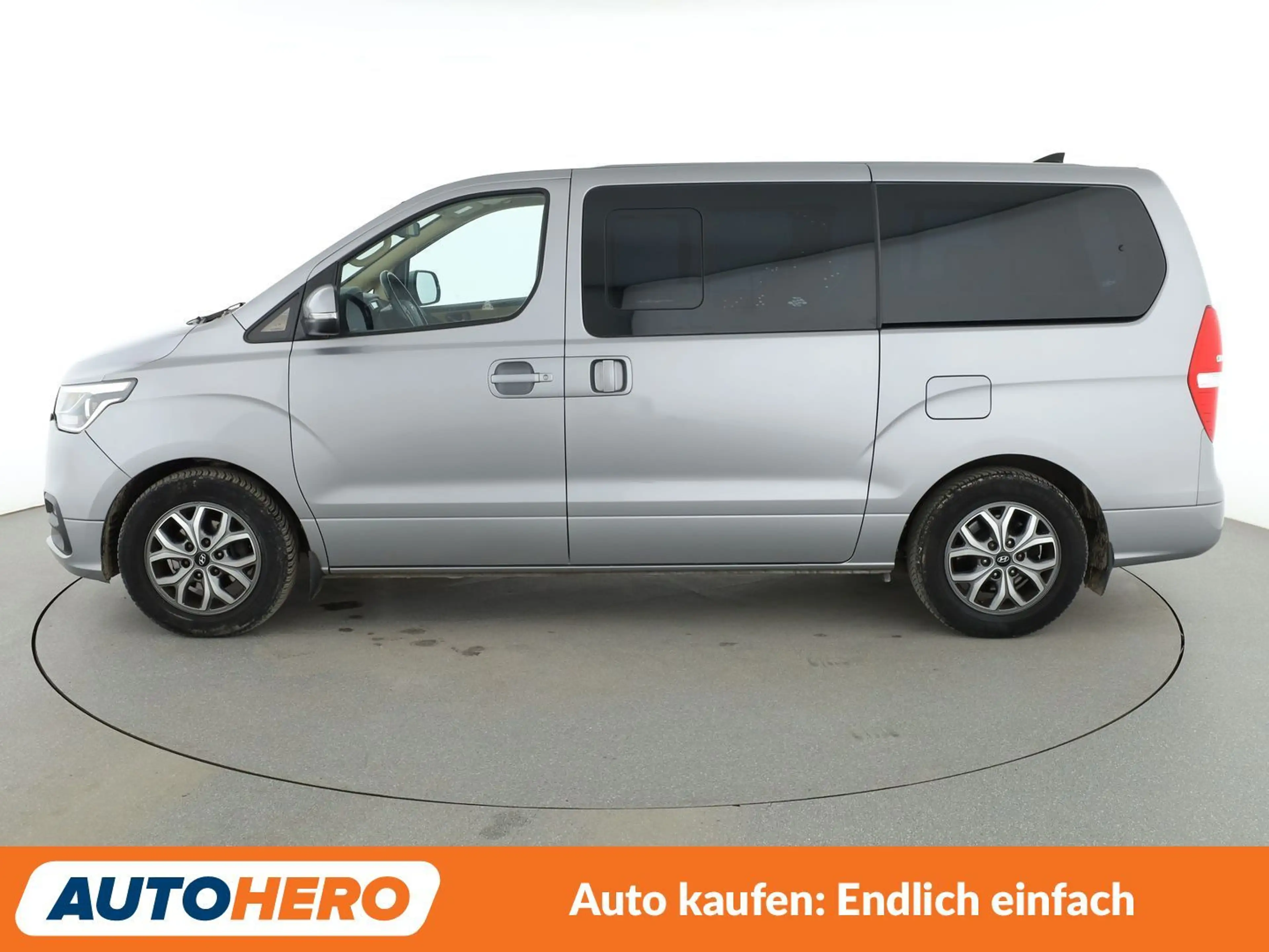 Hyundai H-1 2.5 CRDi Travel Premium Aut.*NAV*TEMP*CAM*PDC*SHZ* — photo 3