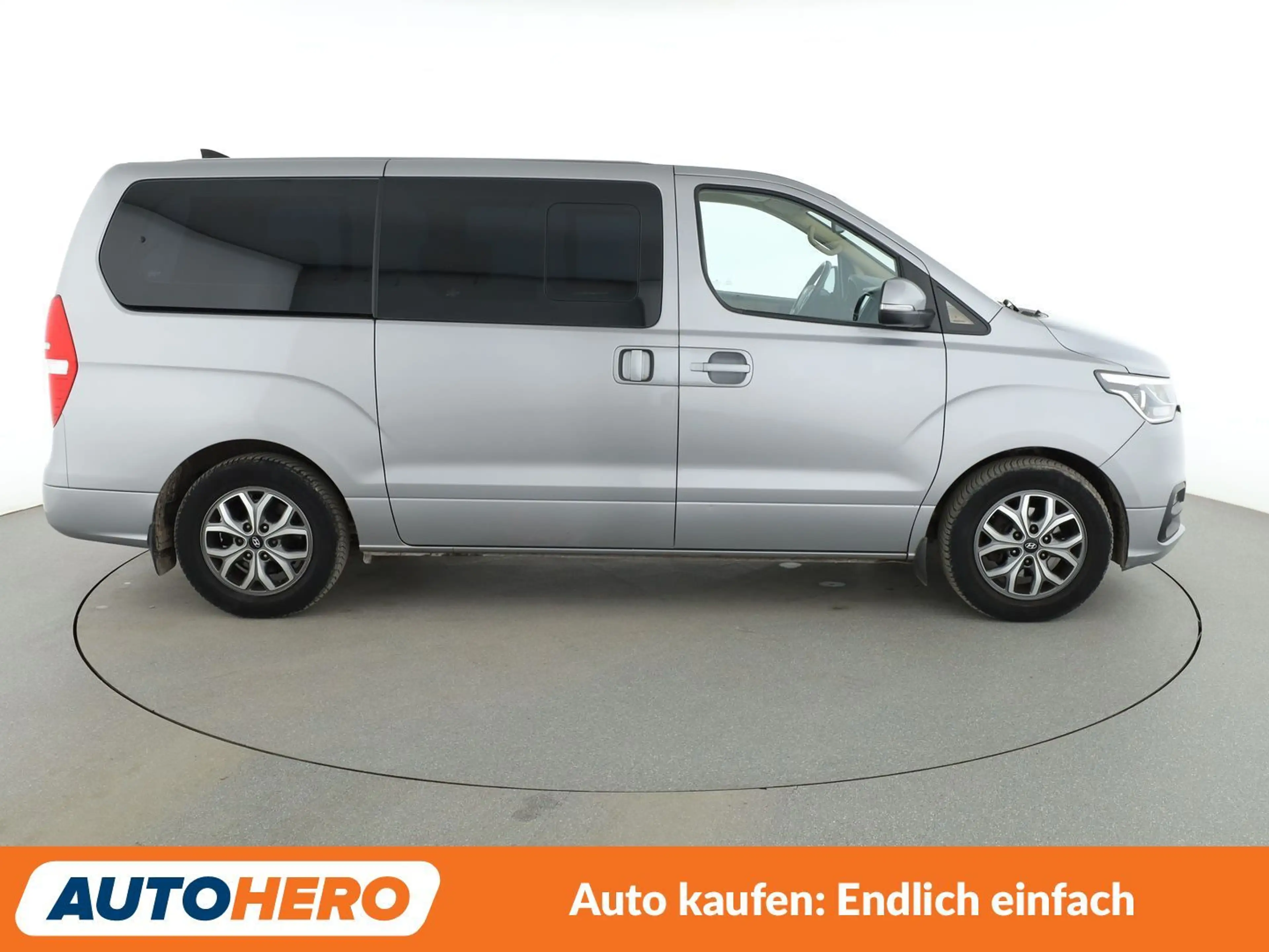Hyundai H-1 2.5 CRDi Travel Premium Aut.*NAV*TEMP*CAM*PDC*SHZ* — photo 7