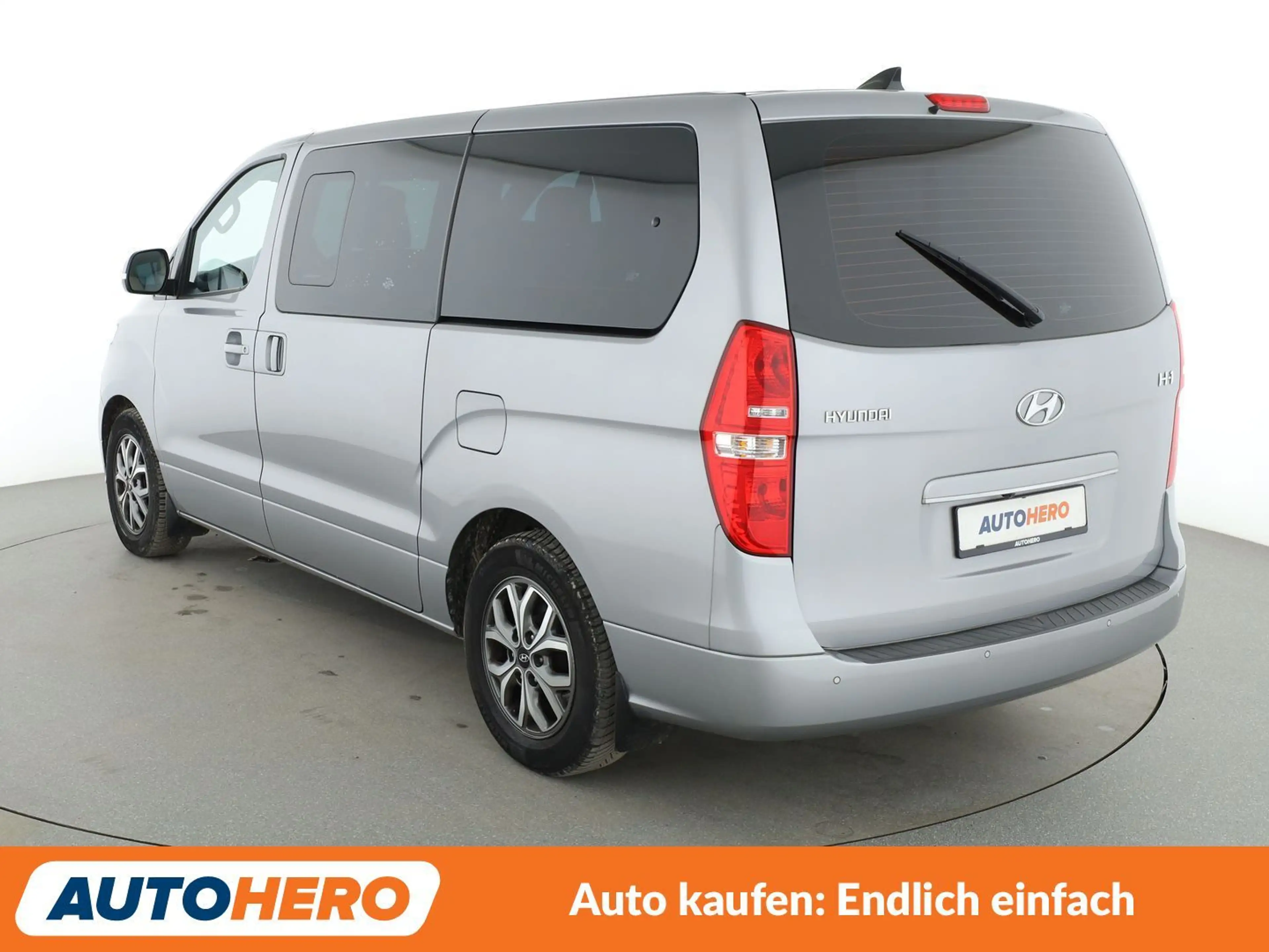 Hyundai H-1 2.5 CRDi Travel Premium Aut.*NAV*TEMP*CAM*PDC*SHZ* — photo 4