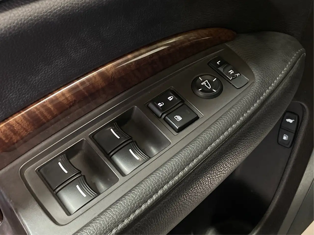 Acura MDX снимка Acura MDX