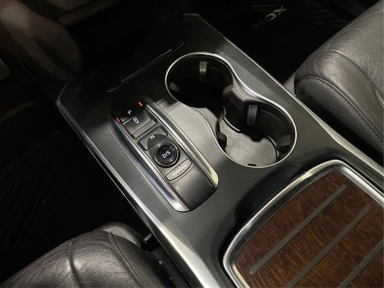 Acura MDX снимка Acura MDX