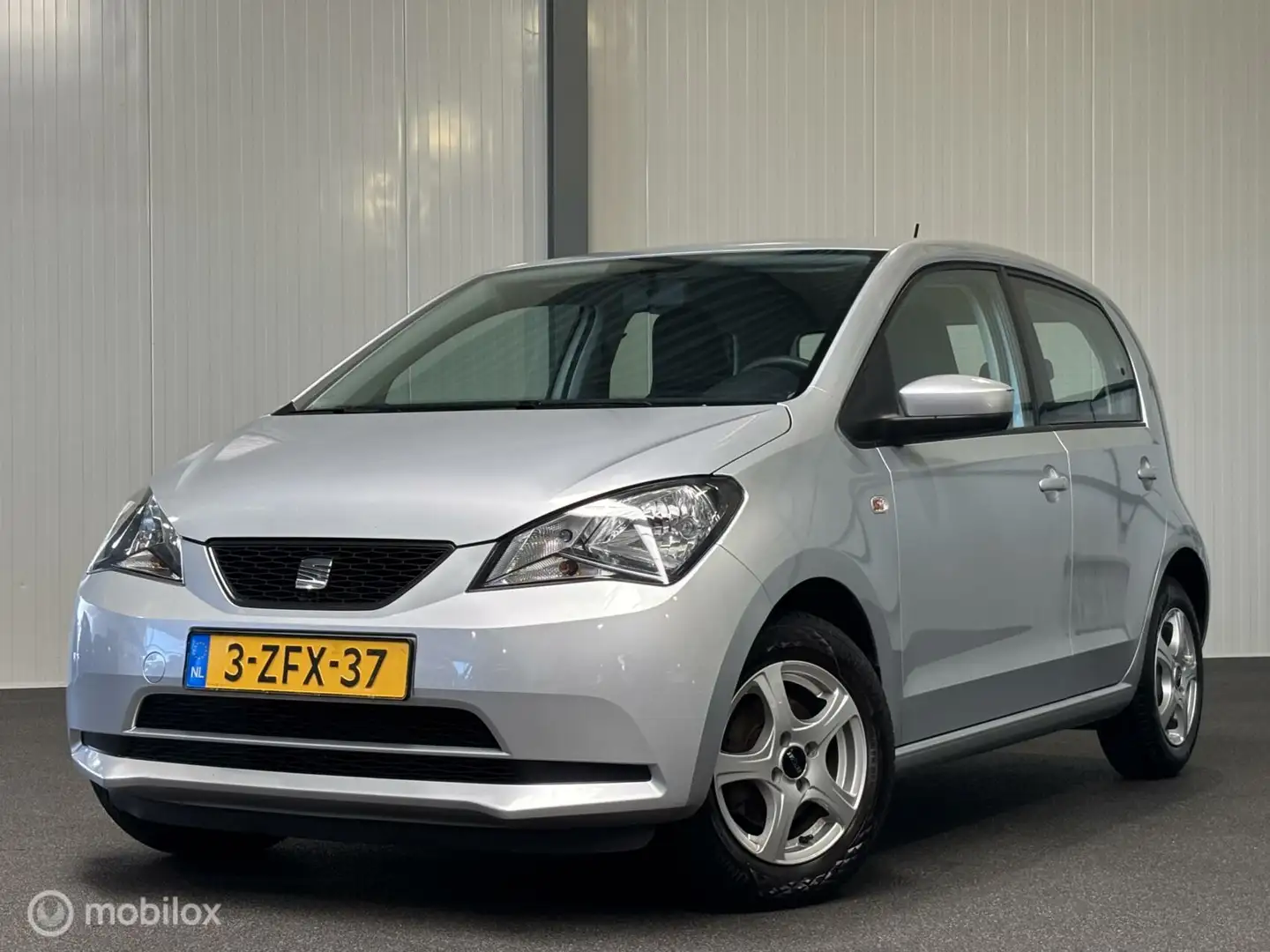 SEAT Mii 1.0 Style 5-drs [ historie airco LM velgen ] Gris - 1