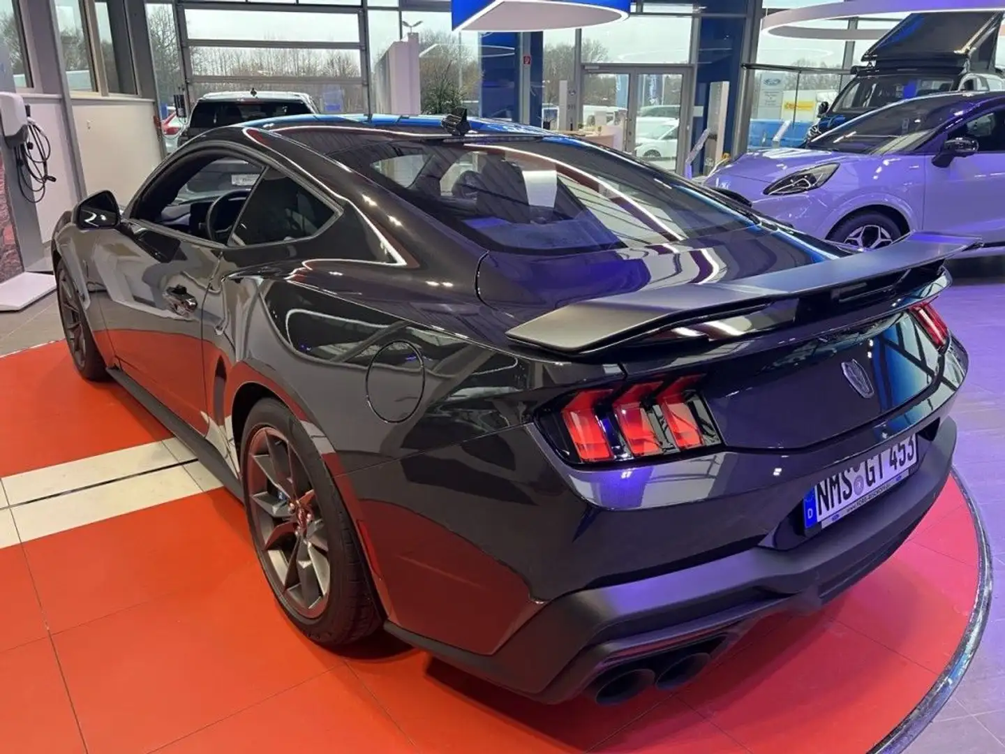 Ford Mustang Fastback 5.0 Ti-VCT V8 Aut. Dark Horse (S650) Gris - 2