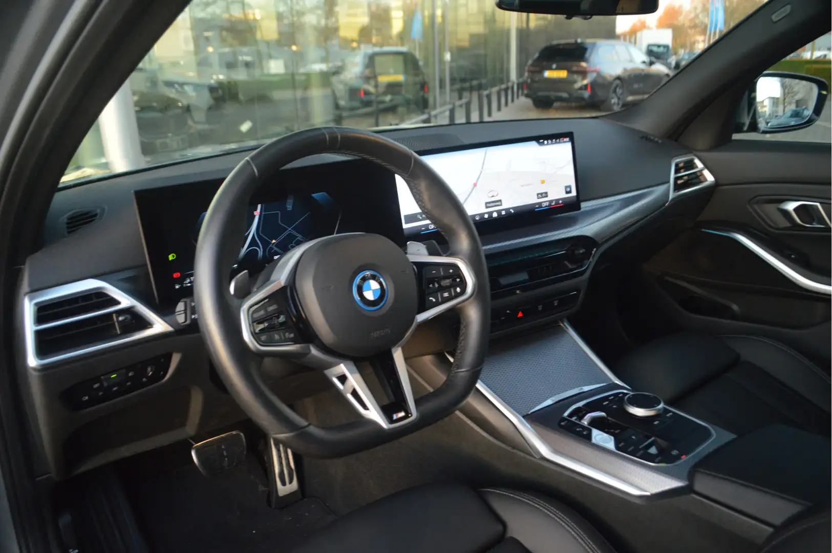 BMW 330 3 Serie 330e M Sport Automaat / Schuif-kanteldak / Grijs - 2