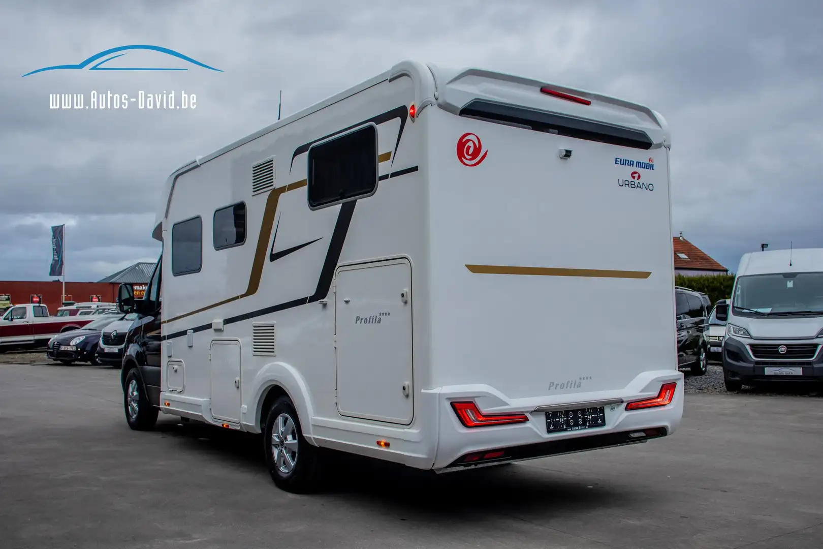 Euramobil Profila T 696 EB 170PK 4 Slaappl. / 1 EIGENAAR Noir - 2