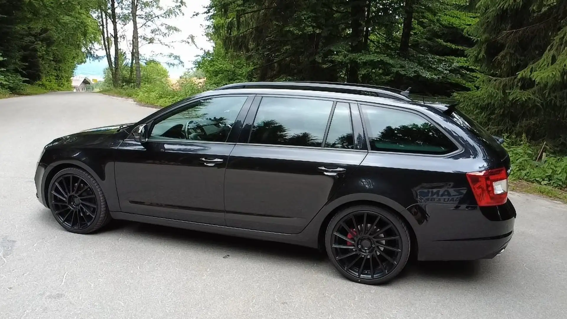 Skoda Octavia Octavia Combi 2.0 TDI (Green tec) 4x4 DSG RS Schwarz - 2