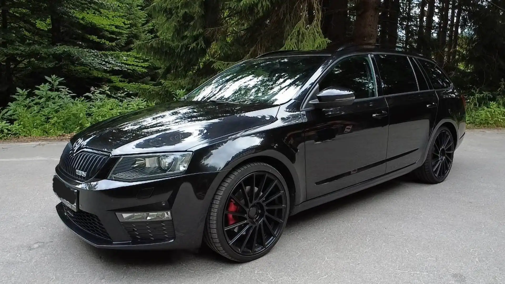 Skoda Octavia Octavia Combi 2.0 TDI (Green tec) 4x4 DSG RS Schwarz - 1