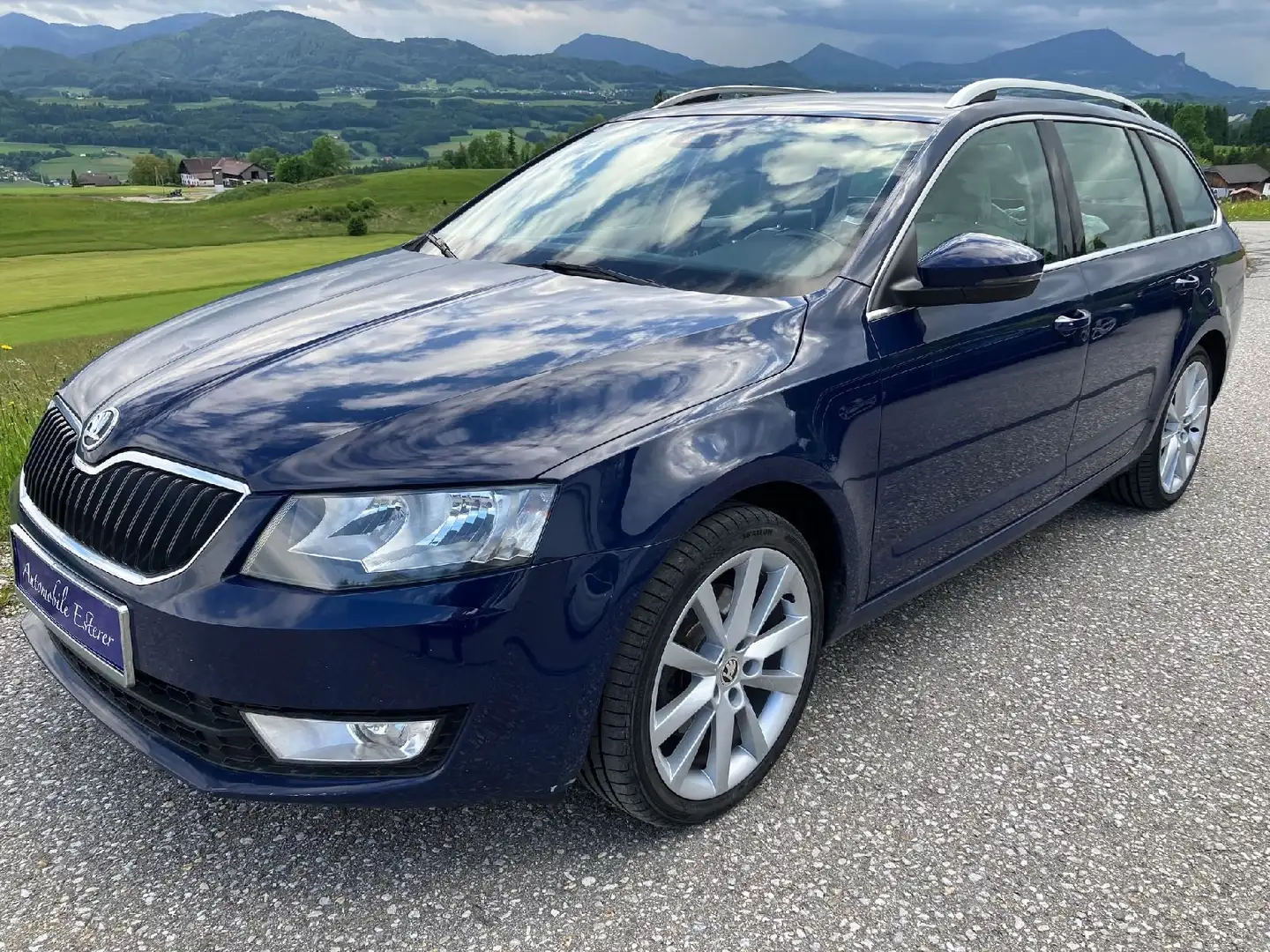 Skoda Octavia Elegance 4x4, Aut., Navi, PDC, Sitzheizung, Alu Azul - 1