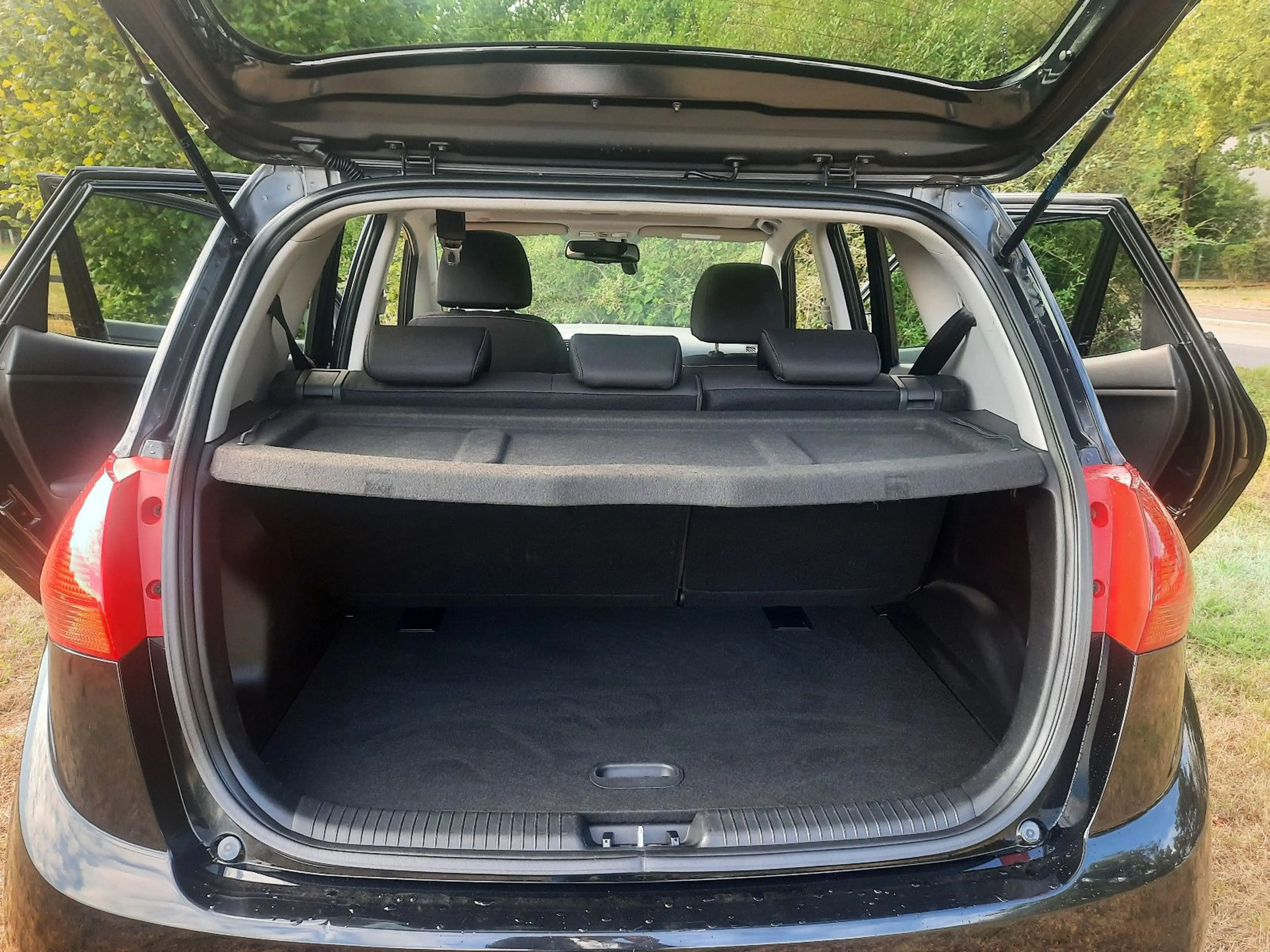 Kia Venga 1.6 CRDi Business Line — photo 10
