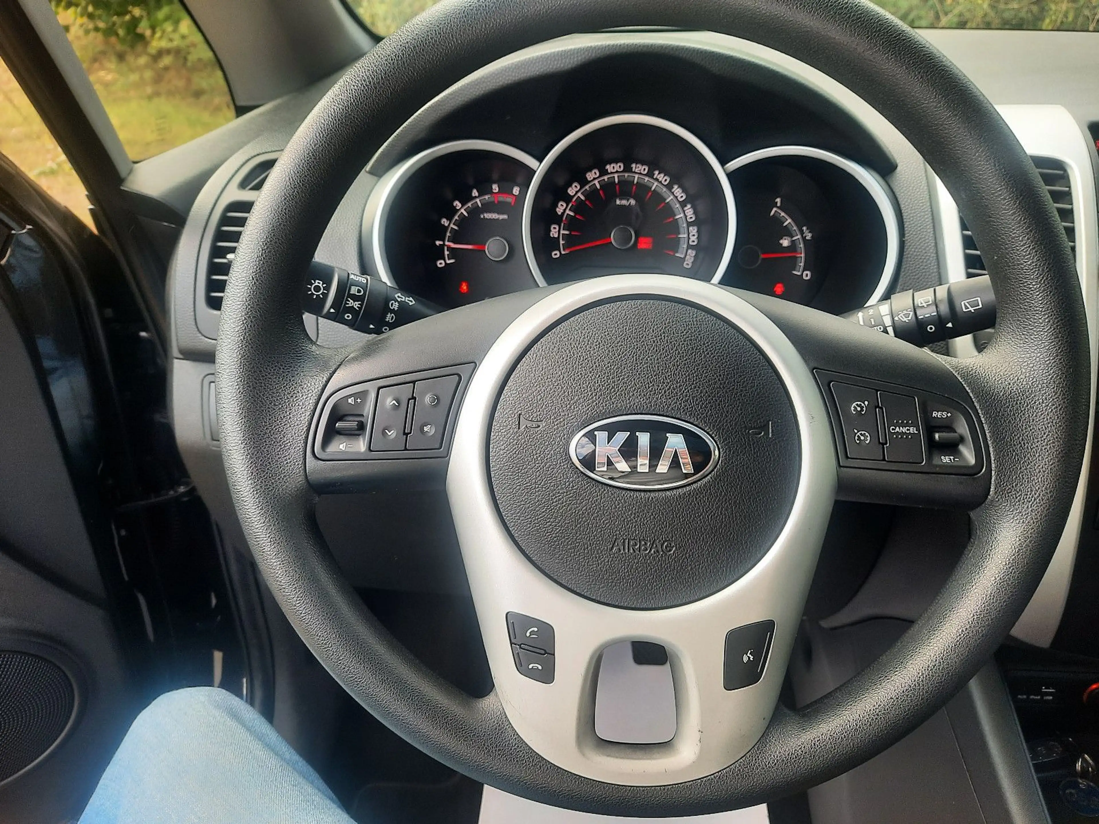Kia Venga 1.6 CRDi Business Line — photo 13