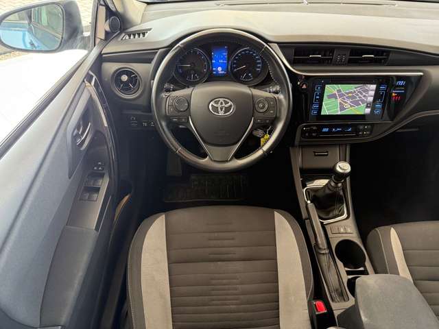 Toyota Auris Touring Sports Edition-S Tempomat Kamera