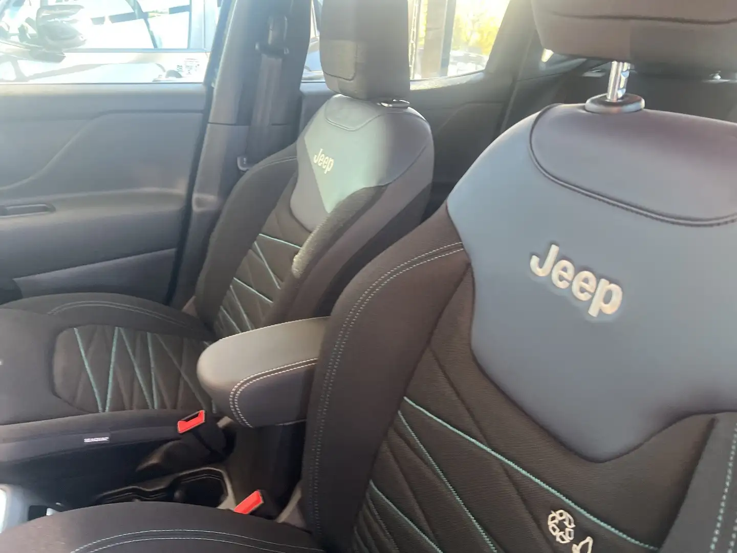Jeep Renegade 1.3 Plug-In Hybrid Limited Schwarz - 2