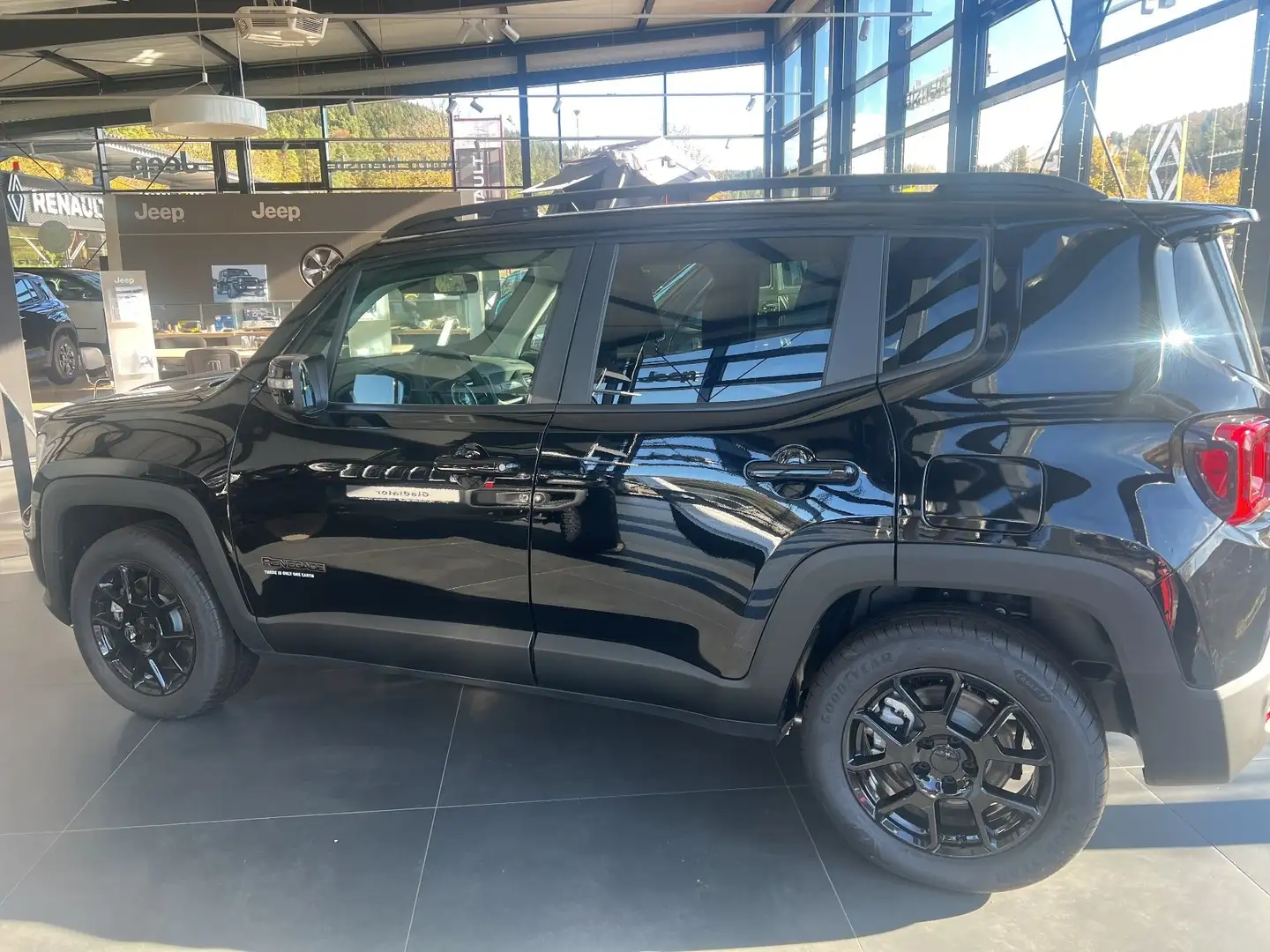 Jeep Renegade 1.3 Plug-In Hybrid Limited Schwarz - 1