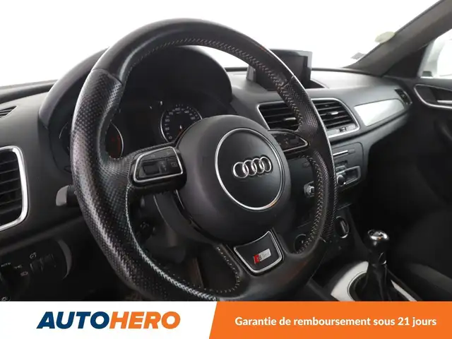Audi Q3 view 11
