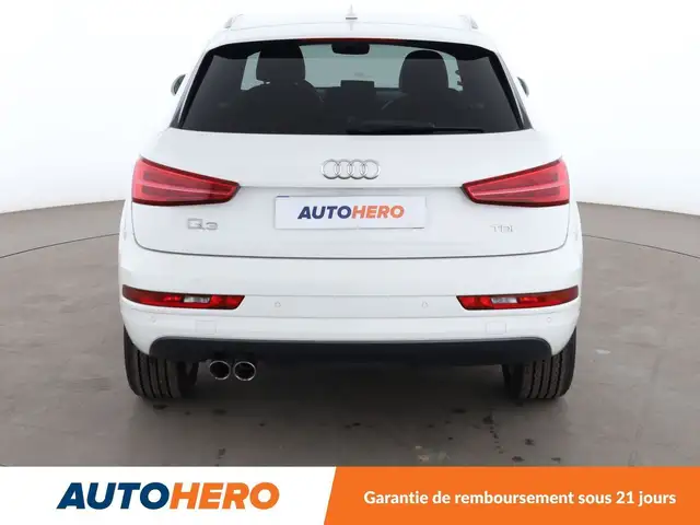 Audi Q3 view 5