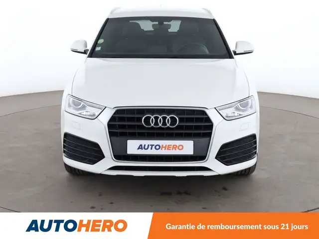 Audi Q3 view 9