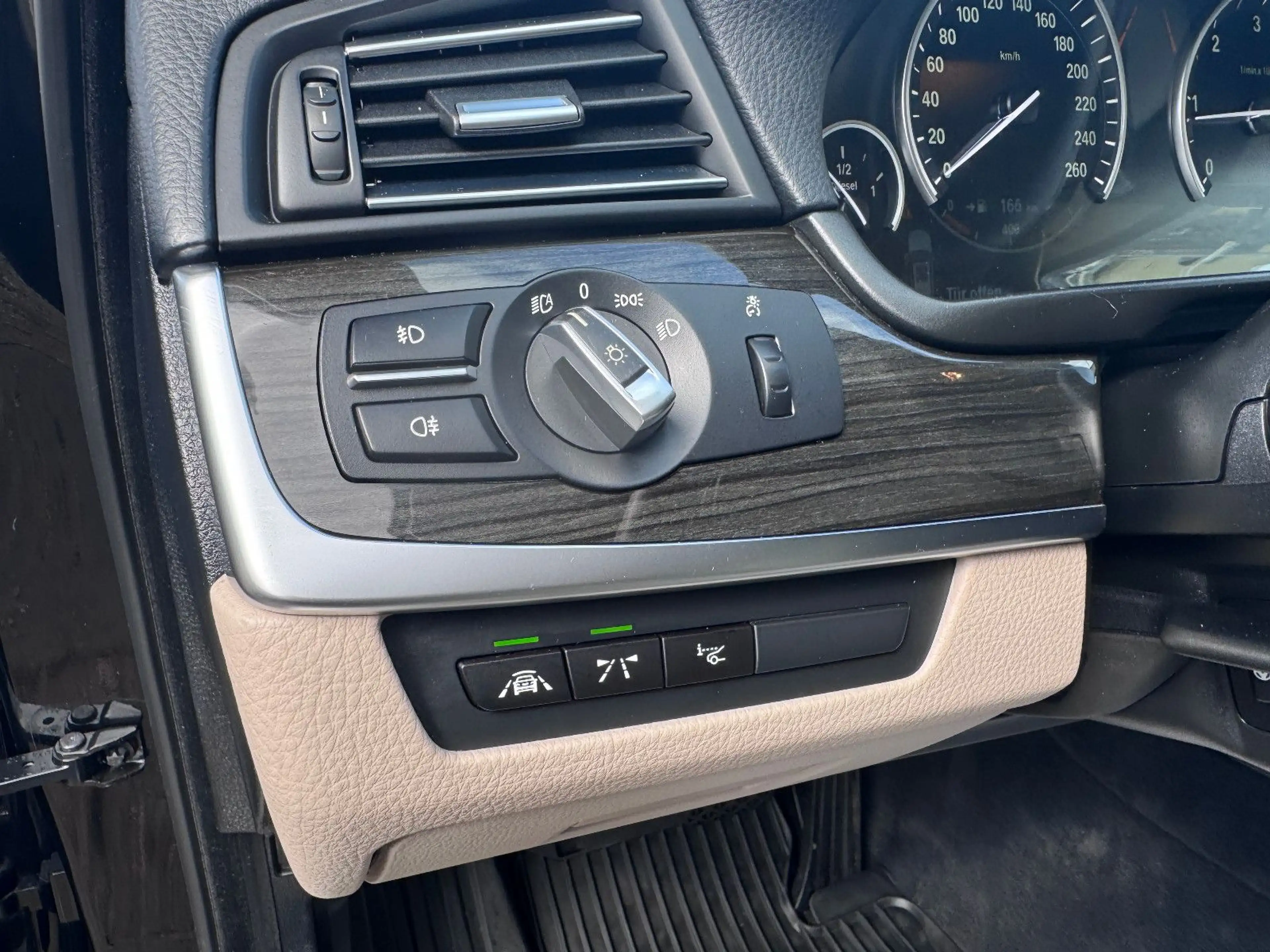 BMW 520 Touring*LUXURY*LOGIC 7*LEDER*PDC*HEAD UP* — photo 11
