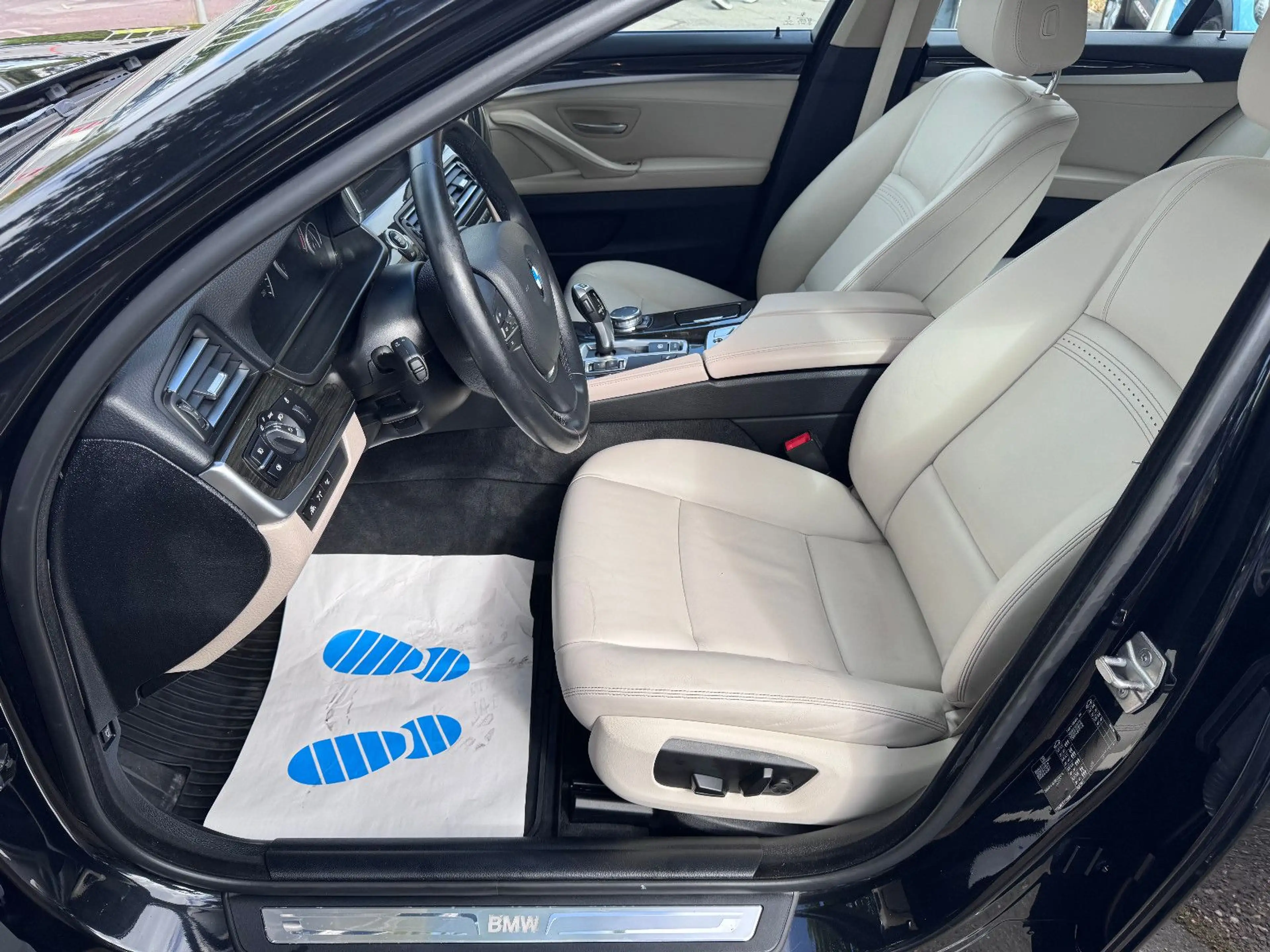 BMW 520 Touring*LUXURY*LOGIC 7*LEDER*PDC*HEAD UP* — photo 9