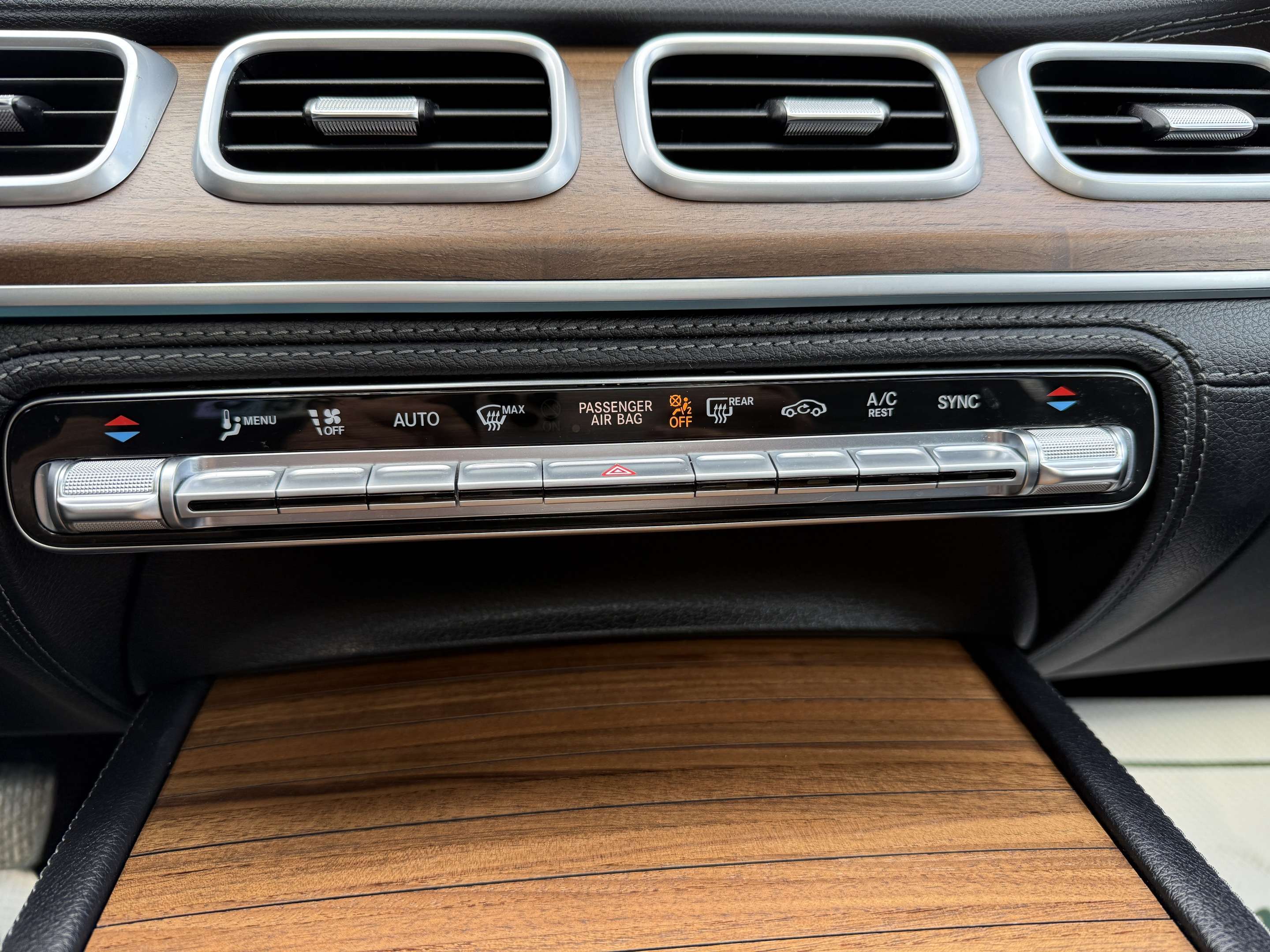 used 2022 Mercedes-Benz GLE car, priced at $55,950