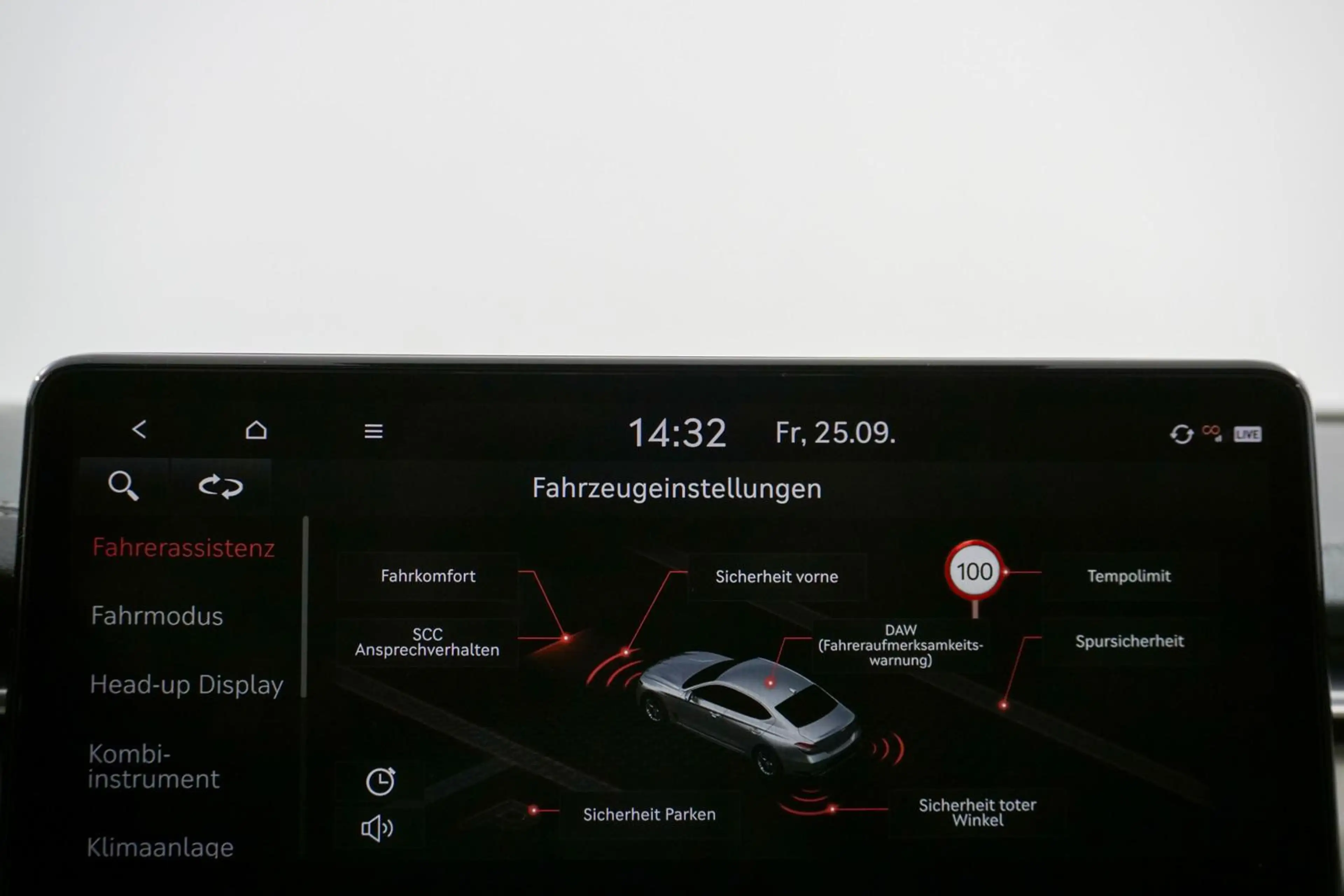 Genesis G70 Sport 360K ACC Memory LED Leder — photo 12