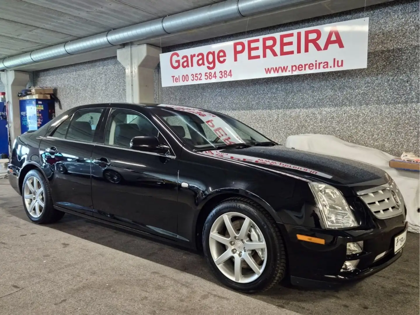 Cadillac STS 4.6 V8 HEAD UP BOSE CUIR NAVI EUROPA COC Schwarz - 2
