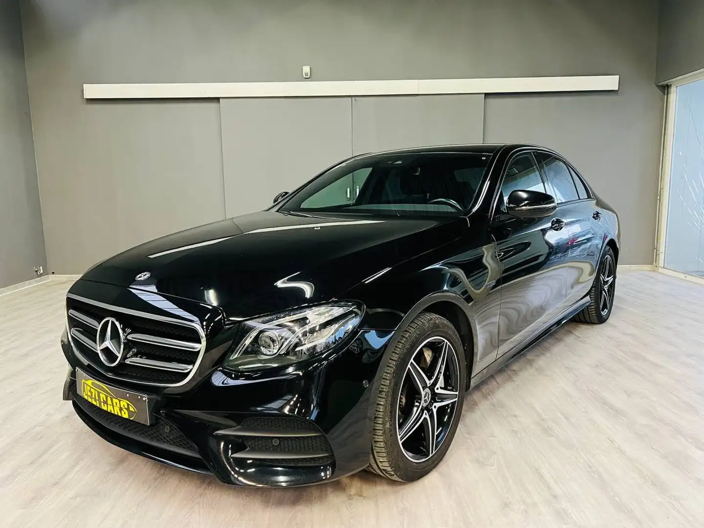 Mercedes-Benz E 350 1jr garantie | AMG| Auto| Navi | Cruise Ctr| Cam Zwart - 1